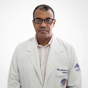Dr. Marcelo A. Santos